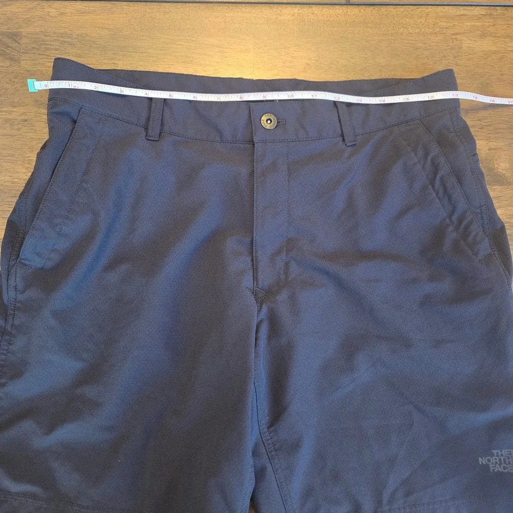 The North Face Mens Hiking Shorts Black Size 34 Lightweight Stretch